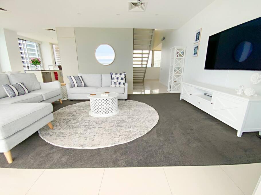 Air On Broadbeach Beachfront 2Level Stunning Apartment With 180 Degree Views Gold Coast Ngoại thất bức ảnh
